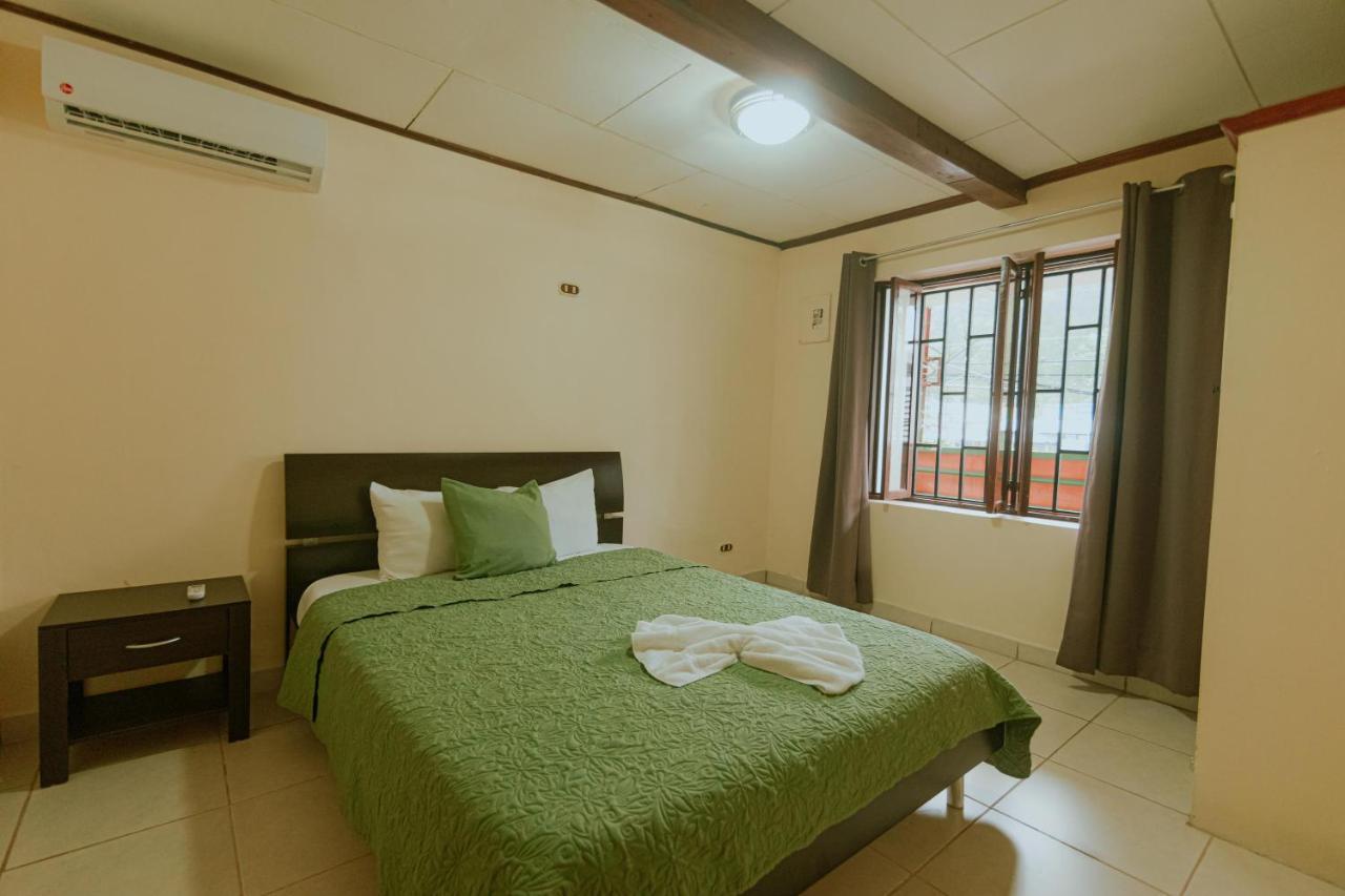 Quepos Inn 외부 사진