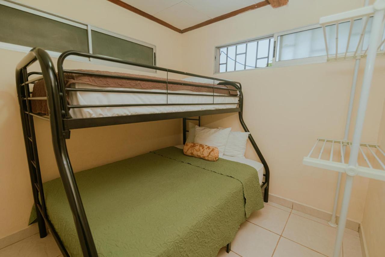 Quepos Inn 외부 사진