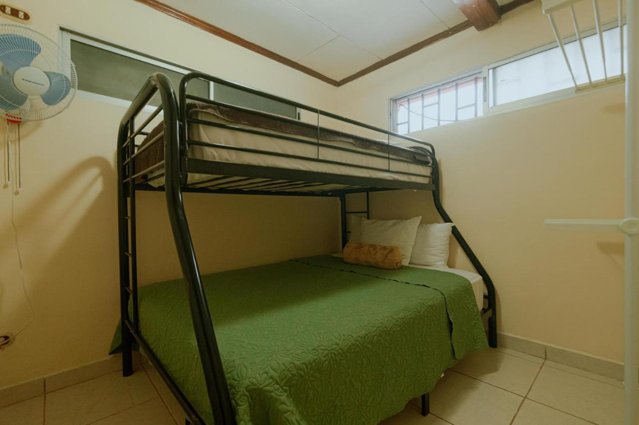 Quepos Inn 외부 사진